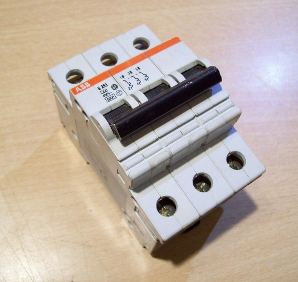 !  |  S253 (/) ABB